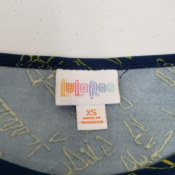 Lularoe Irma Randy Top Size XS - Picture 4 of 5